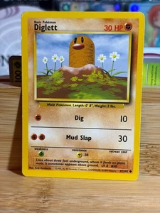 DIGLETT 47/102 Conjunto Base Ilimitado Común Entrenador Pokemon Juego de Cartas Coleccionables Moderadamente - Imagen 1 de 2