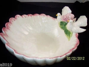 Jay Wilfred Doves with Rose Clam Shell White & Pink Bowl division of Sadek 10" - Picture 1 of 4