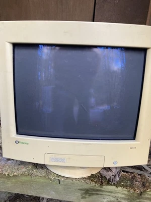 Gateway EV700 17" CrystalScan CRT Computer Monit1280 x 1024 @ 60Hz Retro Gaming - Image 1 of 3