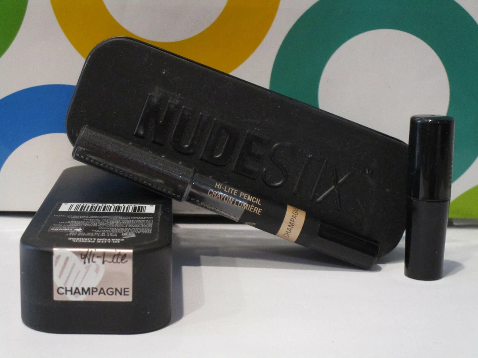 NUDESTIX ~ HI LITE PENCIL CHAMPAGNE ~ FULL SIZED BOXED - Image 1 of 1