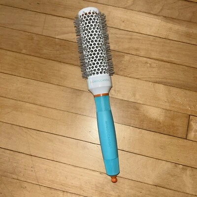 New Moroccanoil Hair Brush Ionic Ceramic Thermal 25 mm 1'' Round Brush End Pick - Image 1 of 4