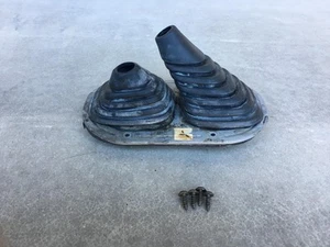 89-95 TOYOTA PICKUP TRUCK 4RUNNER 4x4 OEM SHIFTER BOOT SHIFT KNOB MANUAL V6 - Picture 1 of 6