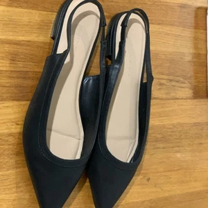 Target Women’s Slingback Flats - Size 11, Colour Black - Minimal Wear, LIKE NEW - Picture 1 of 2