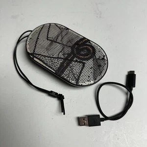 Altavoz portátil Bluetooth Bang & Olufsen x David Lynch Beoplay P2 B&O: Funciona - Imagen 1 de 10
