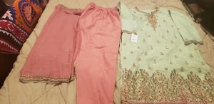 Pakistani / Indian Women's Green Hand Embroidered Tissue Suit w/ Chiffon Dupatta - Picture 1 of 8