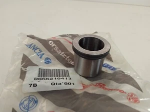 Manual Transmission Bush for Fiat Lancia Alfa Romeo 55210413 OEM - Picture 1 of 1
