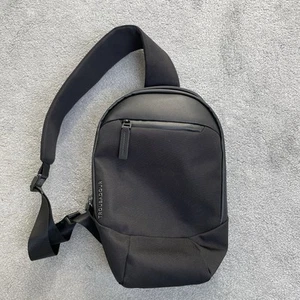 Troubadour Apex Sling Bag - Picture 1 of 4