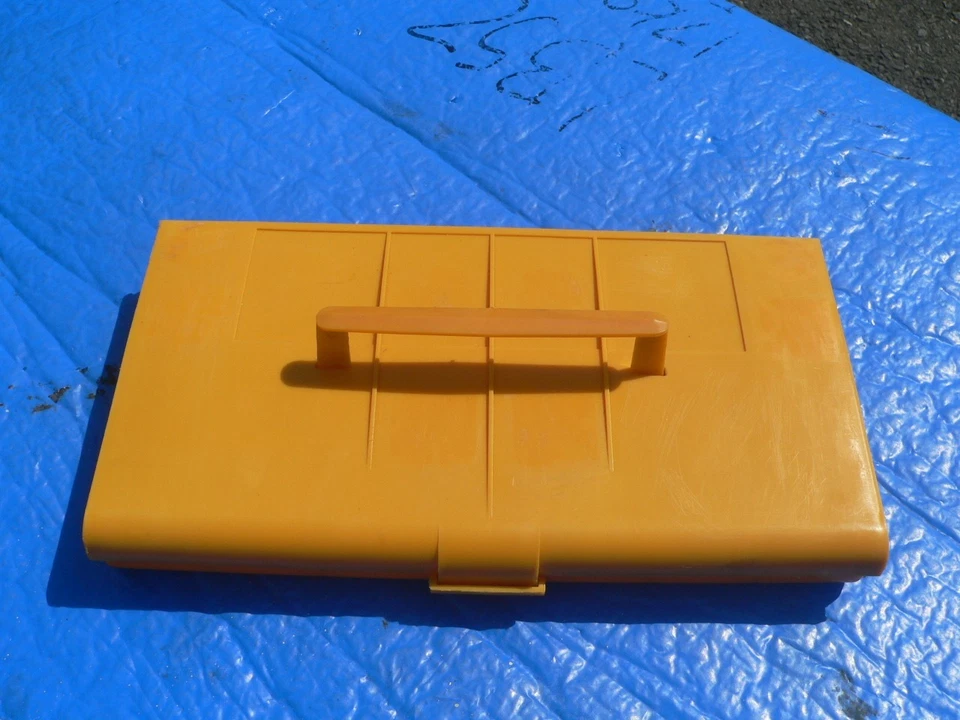 AURORA MODELO MOTOR THUNDERJET 500 AMARILLO ESTUCHE FOSO DE TRANSPORTE PARA COCHES SLOT Foto 1 de 4