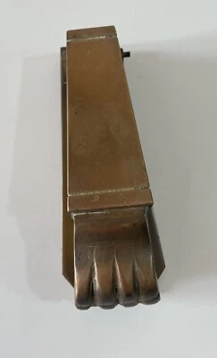 Ancien HEURTOIR DE PORTE Bronze Laiton Main  Patte Collection - Photo 1/4