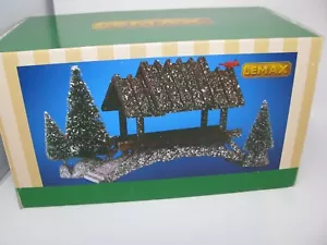 Lemax Village Collection WOOD BRIDGE WITH TREES & CARDINAL 2001 Wood, Covered - Bild 1 von 3