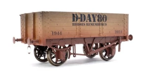 7F-052-015W Dapol O Gauge 5 Plank 9'Ft D Day 80th Anniversary Weathered - Picture 1 of 1