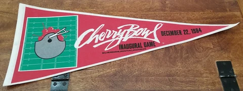 30" PENNANT~FLAG CHERRY BOWL INAUGURAL GAME 1984 Pontiac, MI College Football Cover