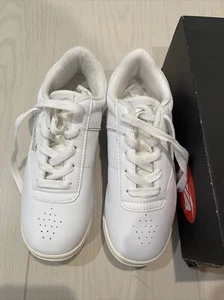 6.5 Women’s Avia White Walking Sneaker- New In Box - Picture 1 of 1
