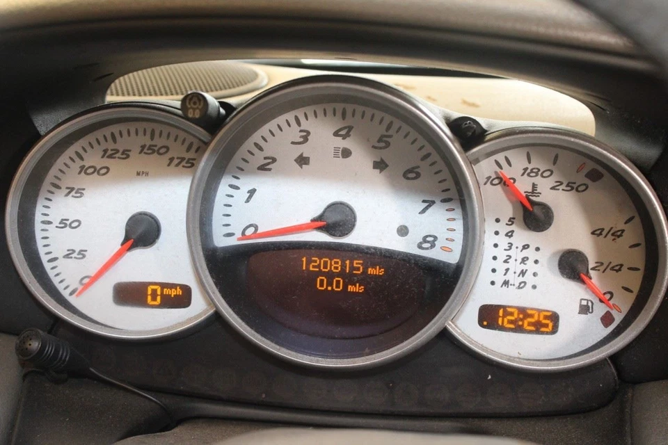 2003 PORSCHE BOXSTER 986 CONV #402 CLUSTER MPH TIPTRONIC AUTO 3.2L W/ COMPUTER - Image 1 of 4
