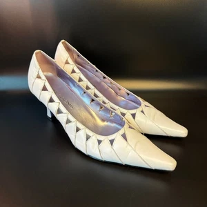 Scarpe décolleté vintage Bellini in pelle bianca con tacco a punta e ritaglio 10M - Foto 1 di 6