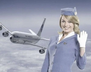 Margot Robbie Unsigned 10" x 8" Photo - Laura Cameron - Pan Am *23 - Imagen 1 de 1