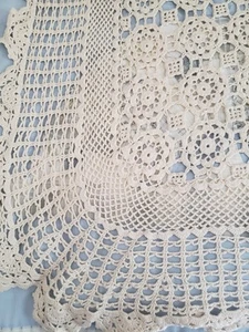 Hand Crocheted Bed Coverlet 116" X 116” Cotton - Bild 1 von 4