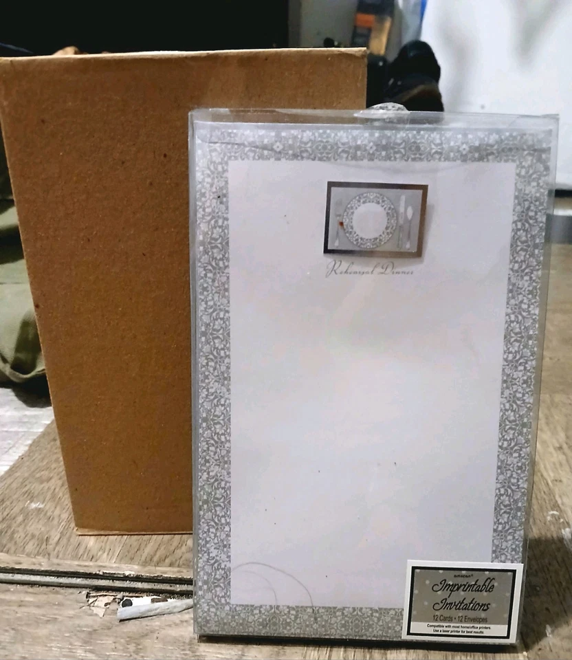 Invitación de cena de ensayo con menú con sobres paquete de 12 bodas Foto 1 de 3