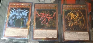 Ägyptischer Gott Karten Set Obelisk Slifer Winged Ra NM YuGiOh RA04 Platinum Secret - Bild 1 von 1