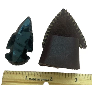 Arrowhead w/Sheath, Knapped Black Obsidian Crystal, 2 x 1", Vintage Souvenir - Picture 1 of 4