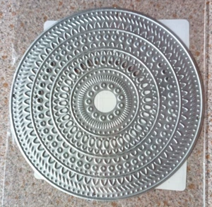 Small Mandala Shaped Meta Cutting Die  9cms Dia NEW - Picture 1 of 2