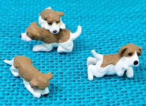 Lote de 4 figuras coleccionables de cachorros de perro de San Bernardo cachorros familia bebé - Imagen 1 de 13