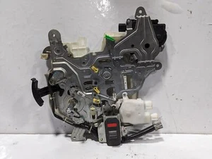 HONDA STEPWAGON RK 2009 - 2015 DOOR HANDLE MECH WITH SOFT CLOSE 68916 - Picture 1 of 7