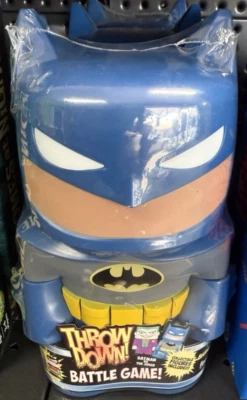 BATMAN THROW DOWN BATLLE GAME BOARD GAME BRAND NEW w/ 2x COLLECTABLE FIGURES AUS - Image 1 of 3