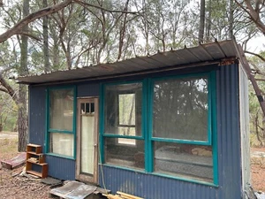 transportable cabin - ideal spare bed - - Picture 1 of 5