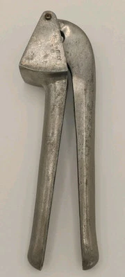 Prensa de ajo de aluminio vintage de 6" #180, hecha en Italia  Foto 1 de 4
