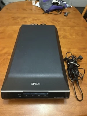 Epson Perfection V550 Photo Scanner With Power Adapter Tested J252B - Image 1 of 4
