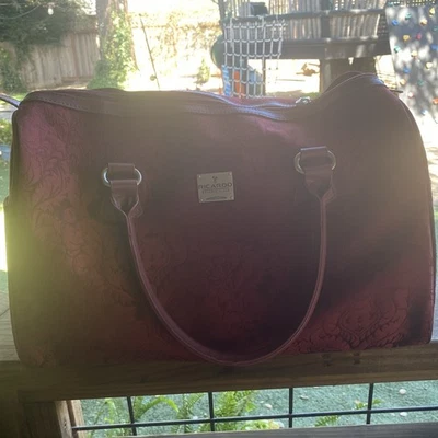 Bolso de hombro Ricardo Beverly Hills para pasar la noche 16x6x11" púrpura Foto 1 de 4