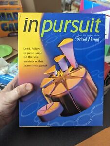 IN PURSUIT Trivial Pursuit Board Game - 2001 - 100% COMPLETE