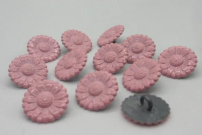 11/16"  Pink Painted Metal Daisy Flower Shank Back  Buttons 12 pieces  18mm - Image 1 of 4