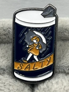 Nuevo prendedor de solapa SALTY Morton esmalte metal sal coleccionable 1" x 9/16" - Imagen 1 de 3
