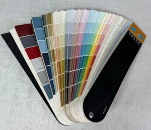 Benjamin Moore Color Preview Paint Fan Deck. Colors Preview Collection - Picture 1 of 8