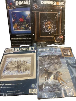 Lote de 4 cachorros de lobo punta de aguja vida silvestre de colección tigre vida marina dimensiones puesta de sol etc. Foto 1 de 4