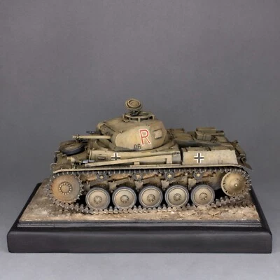 Painted Scale model of German Panzer II Ausf F Tamiya tank 1/35 scale on diorama - Imagen 1 de 4