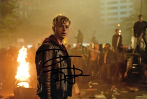 METALLICA: THROUGH THE NEVER: DANE DEHAAN SIGNED 6x4 ACTION PHOTO+COA - Picture 1 of 1