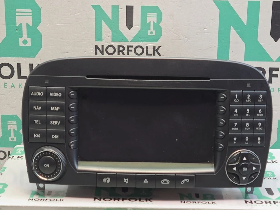 Mercedes SL R230 Sat Nav Display Screen Head unit A2308204389 - Image 1 of 4