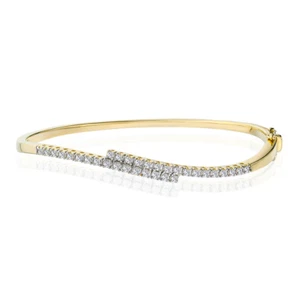 Starlight Curve Lab Created Bangle, 0.5 Ct VS1/D-F in 9K Gold - Picture 1 of 3