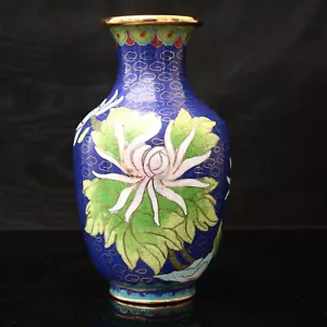 Vaso cloisonné cinese fiore bianco su sfondo blu - Foto 1 di 19