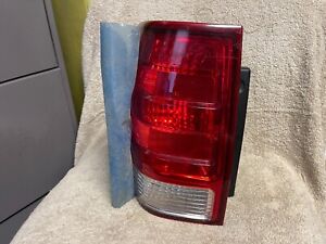 NEW FORD 2LIX-13B505-A  2003-2006 EXPEDITION LH DRIVER SIDE TAILLIGHT ASSEMBLY  