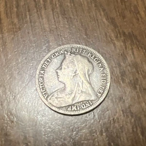 1901 Great Britain 3 PENCE .925 Sterling Silver Coin Victoria 3rd Portrait - Picture 1 of 2