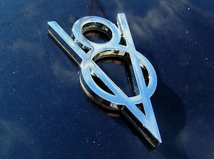 VINTAGE STYLE V8 CHROME METAL EMBLEM Car Badge *NEW* Classic fits FORD or Buick - Picture 1 of 3