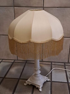 Dresdner Porzellan: Tischlampe mit Porzellanfuß und Perlenfransen, 55cm groß