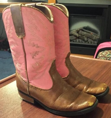 Smartfit Youth 12 码棕褐色和粉红色二手皮革女牛仔靴! 穿得很重! — 第 1/4 张图片