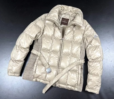 Подлинный женщин MONCLER бежевый нейлона вниз пуховик повседневный куртка размер 2 S/M - Изображение 1 из 4