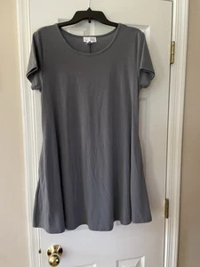 Vestido camiseta para mujer Just Be con bolsillos gris talla grande - Imagen 1 de 7