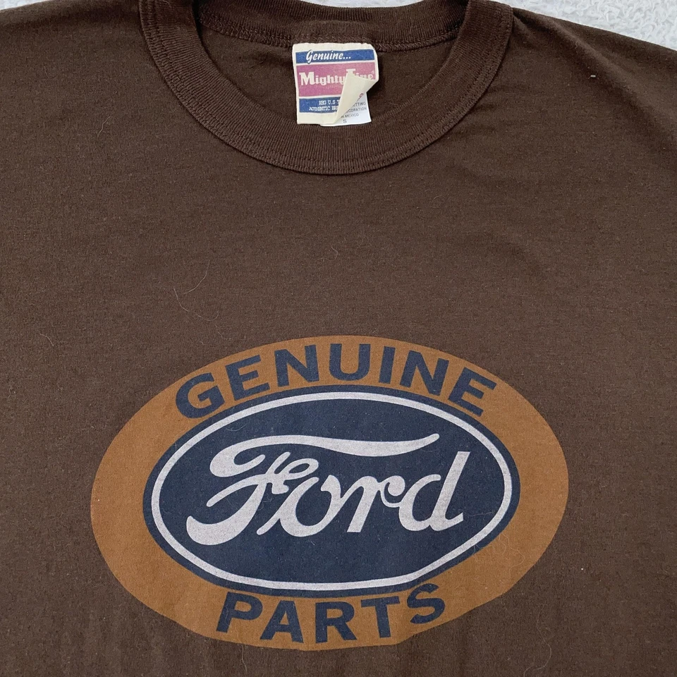 Camiseta De Colección Ford Piezas Genuinas Pequeña Marrón Camión Carreras Camiseta Logo Poderosamente Fina Foto 1 de 4